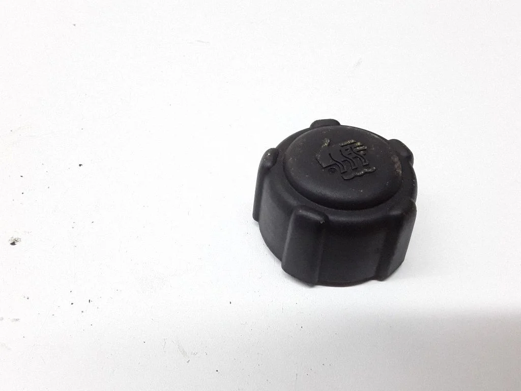 Coolant expansion tank/reservoir cap – Renault Espace - Grand espace IV (2004-2014)