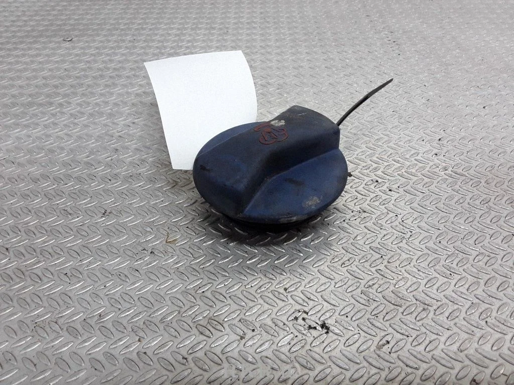Coolant expansion tank/reservoir cap – Audi A3 S3 8L (1996-2003)