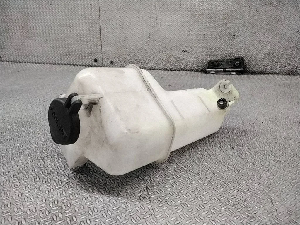 Coolant expansion tank/reservoir – Hyundai i30 (2007-2012)