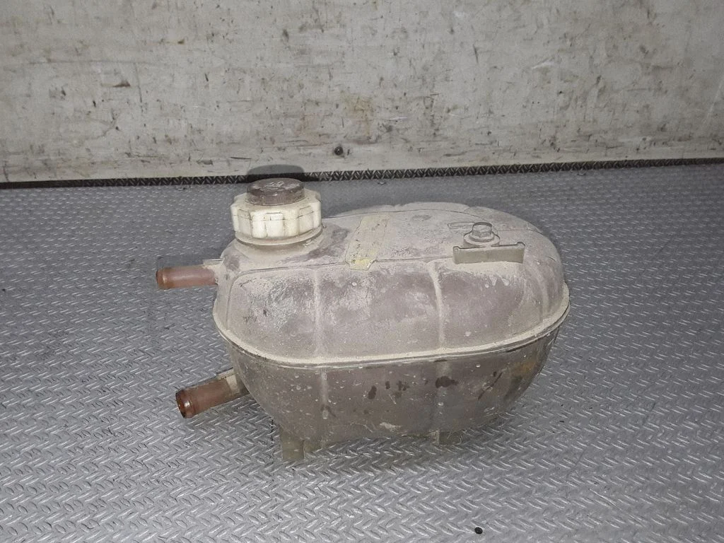 Jahutusvedeliku paisupaak – Opel Movano A (1998-2010)