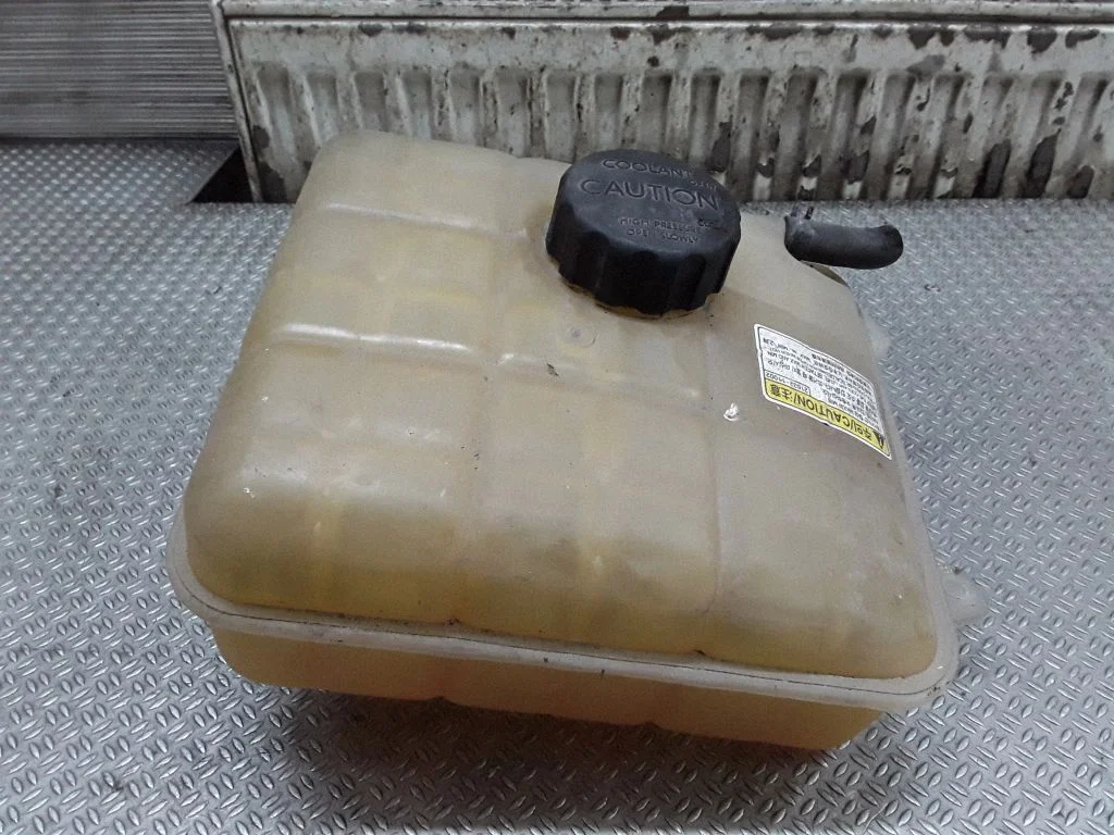 Coolant expansion tank/reservoir