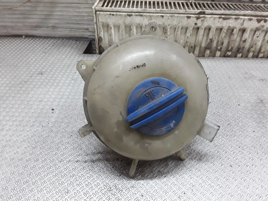 Coolant expansion tank/reservoir 7H0121407B