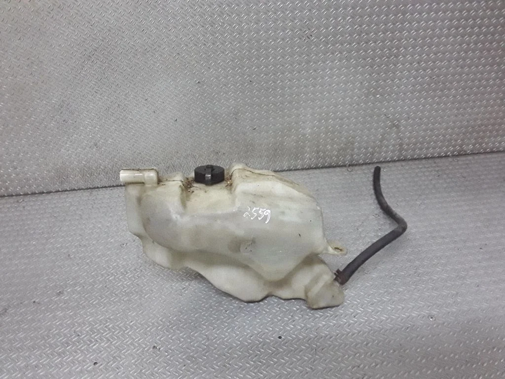 Coolant expansion tank/reservoir 217105Z000 – Nissan Maxima A34 (2003-2008)