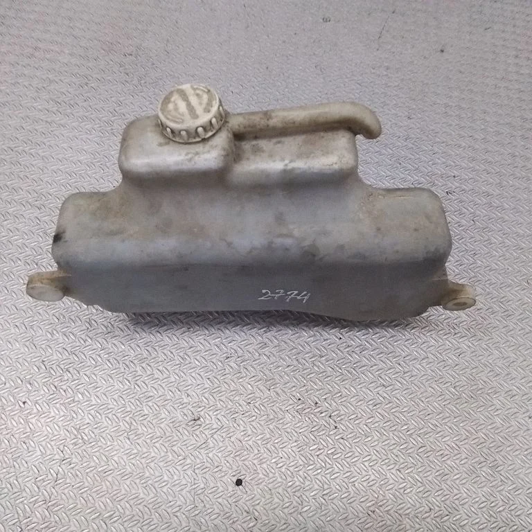 Coolant expansion tank/reservoir