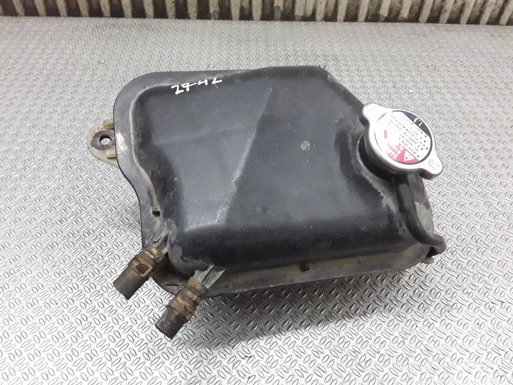 Dzesēšanas šķidruma izplešanās tvertne – Honda FR-V (2004-2009)