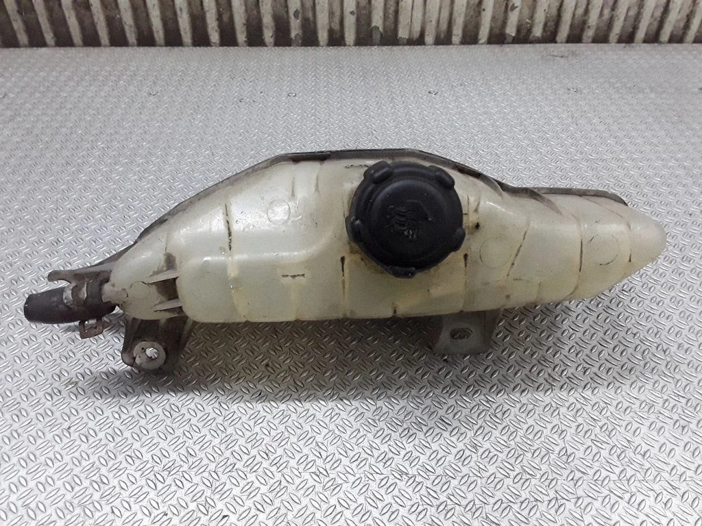 Dzesēšanas šķidruma izplešanās tvertne – Nissan Micra (2003-2007)