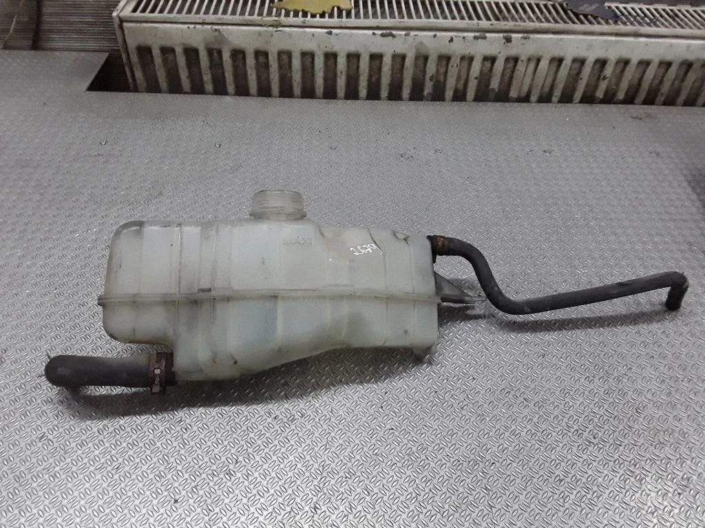 Jahutusvedeliku paisupaak – Nissan Note (E11) (2006-2014)