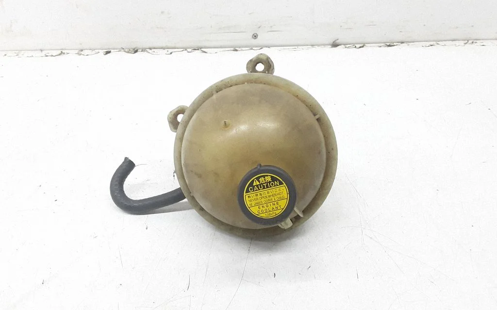 Coolant expansion tank/reservoir – Toyota Avensis Verso (2001-2009)