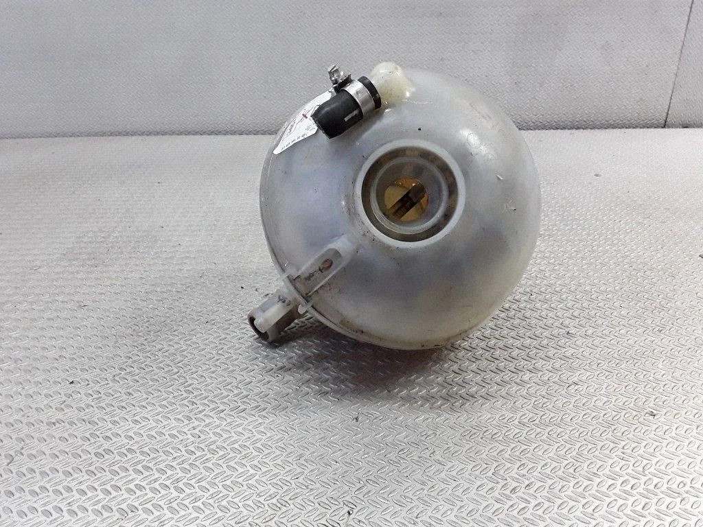 Coolant expansion tank/reservoir – Mercedes-Benz Vito Viano W639 (2003-2014)