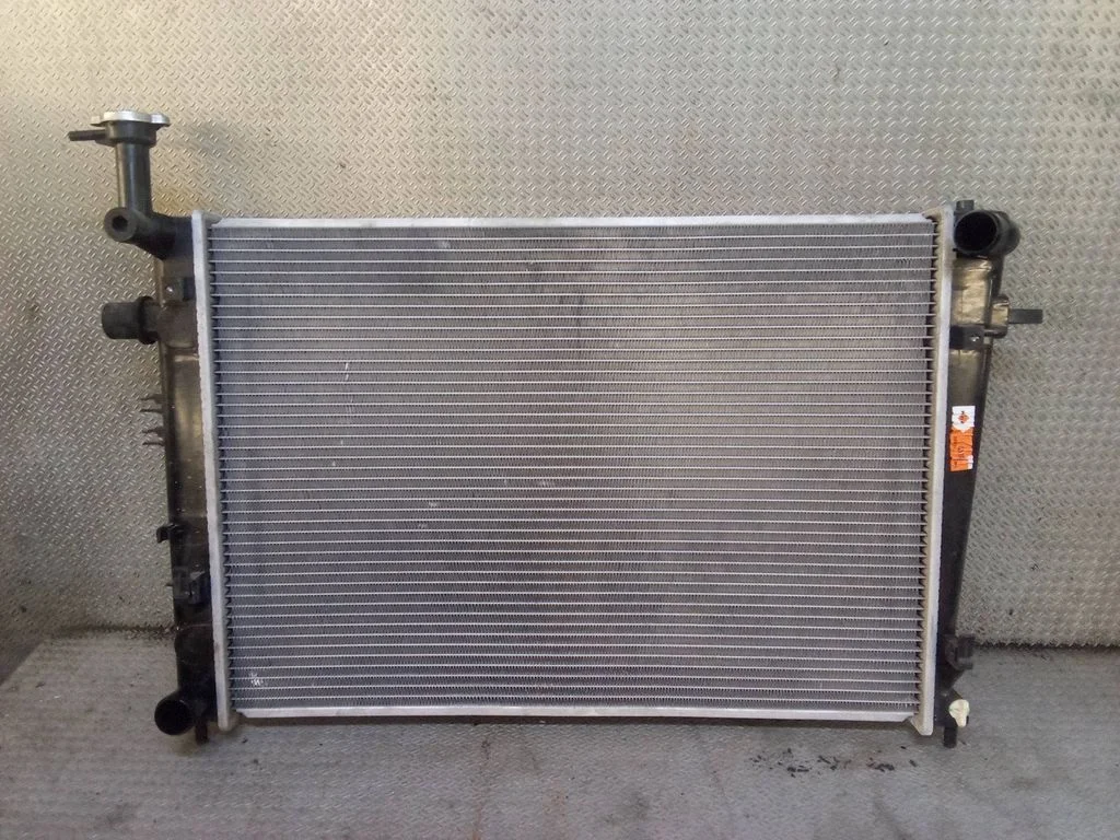 Coolant radiator – KIA Sportage (2005-2010)