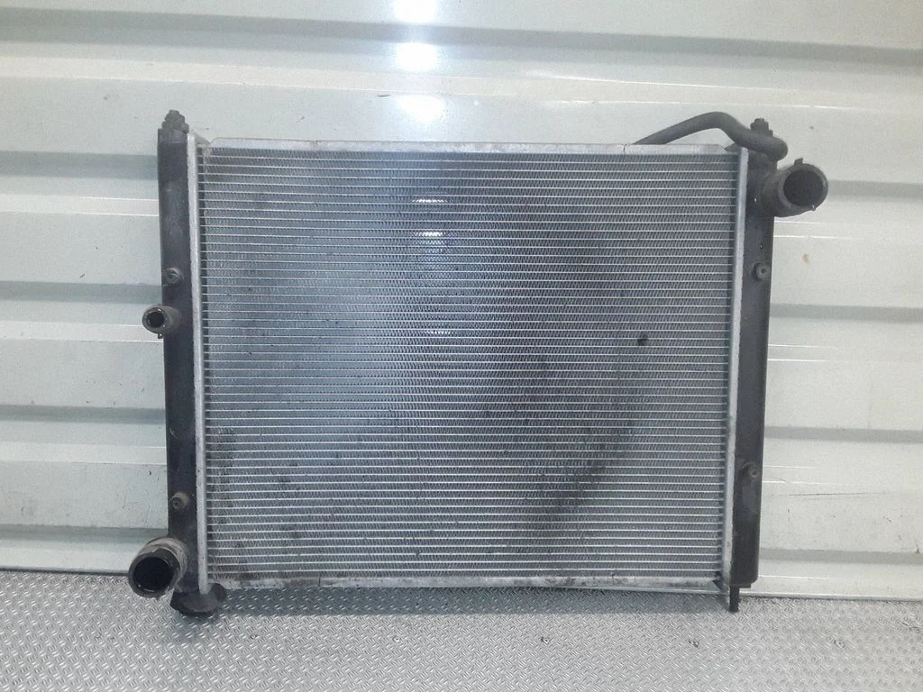 Jahutusvedeliku radiaator 21410EM10A – Nissan Tiida C11 (2004-2011)