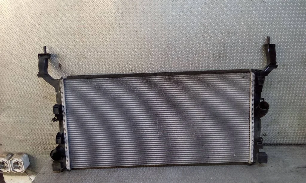 Dzesēšanas šķidruma radiators – Renault Laguna III (2007-2015)