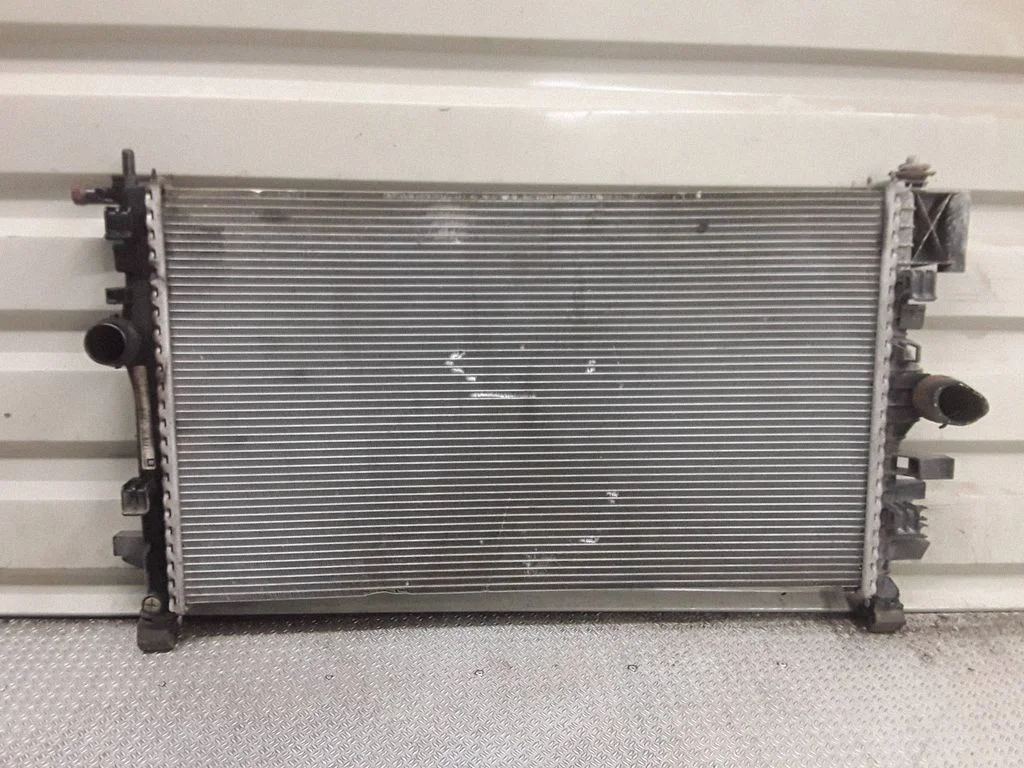 Dzesēšanas šķidruma radiators – Opel Insignia A (2008-2017)