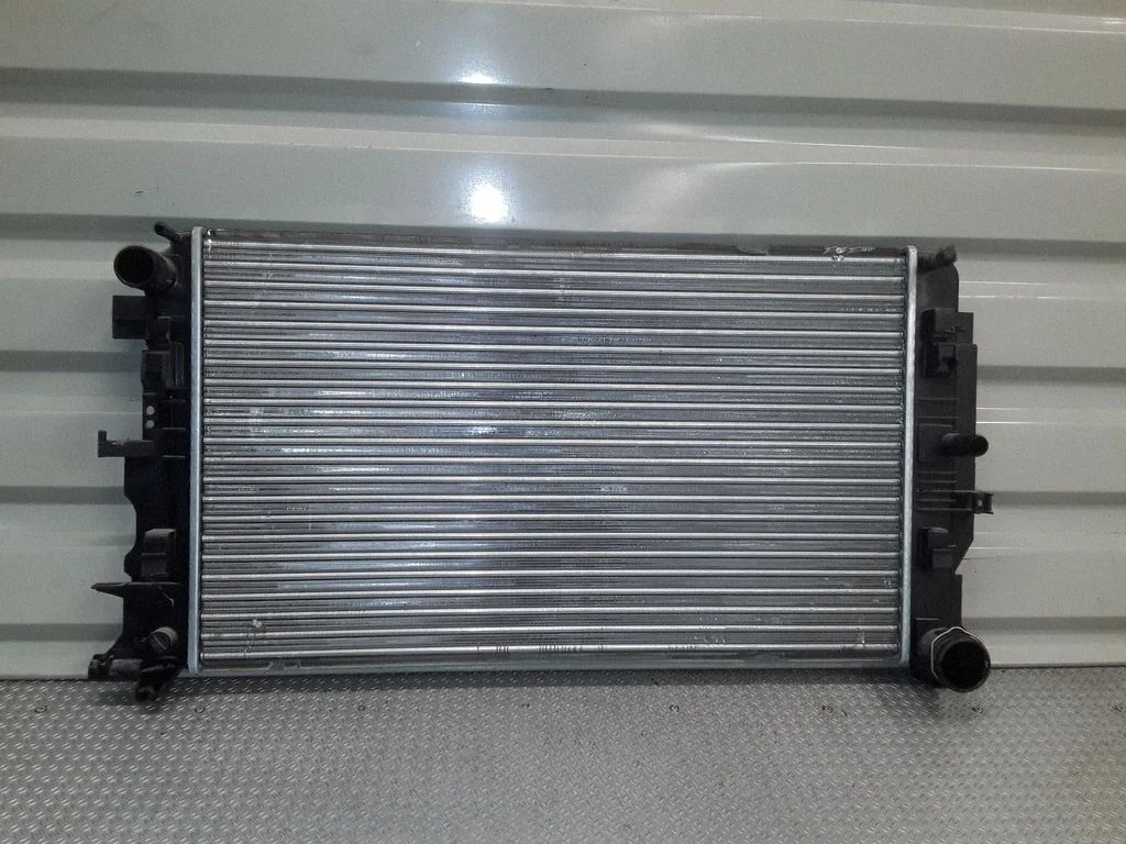 Jahutusvedeliku radiaator – Volkswagen Crafter (2006-2016)