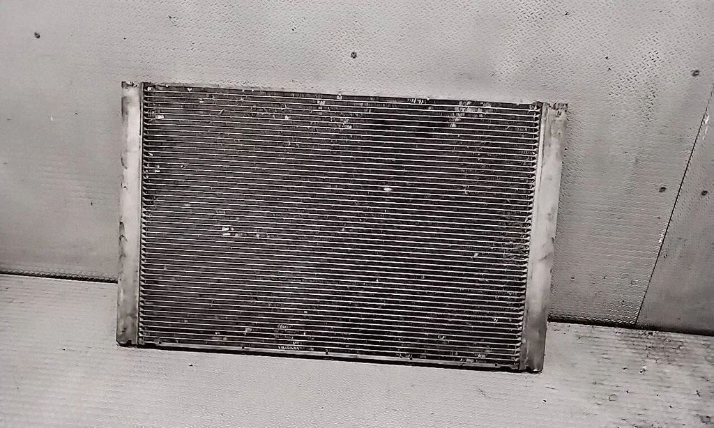 Dzesēšanas šķidruma radiators – Audi A8 S8 D3 4E (2002-2009)