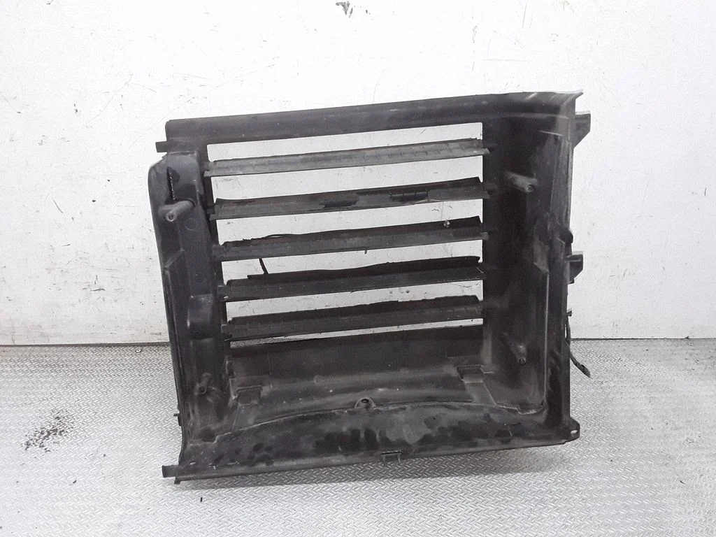 Radiator cooling fan shroud – BMW 3 Series E46 (1998-2005)