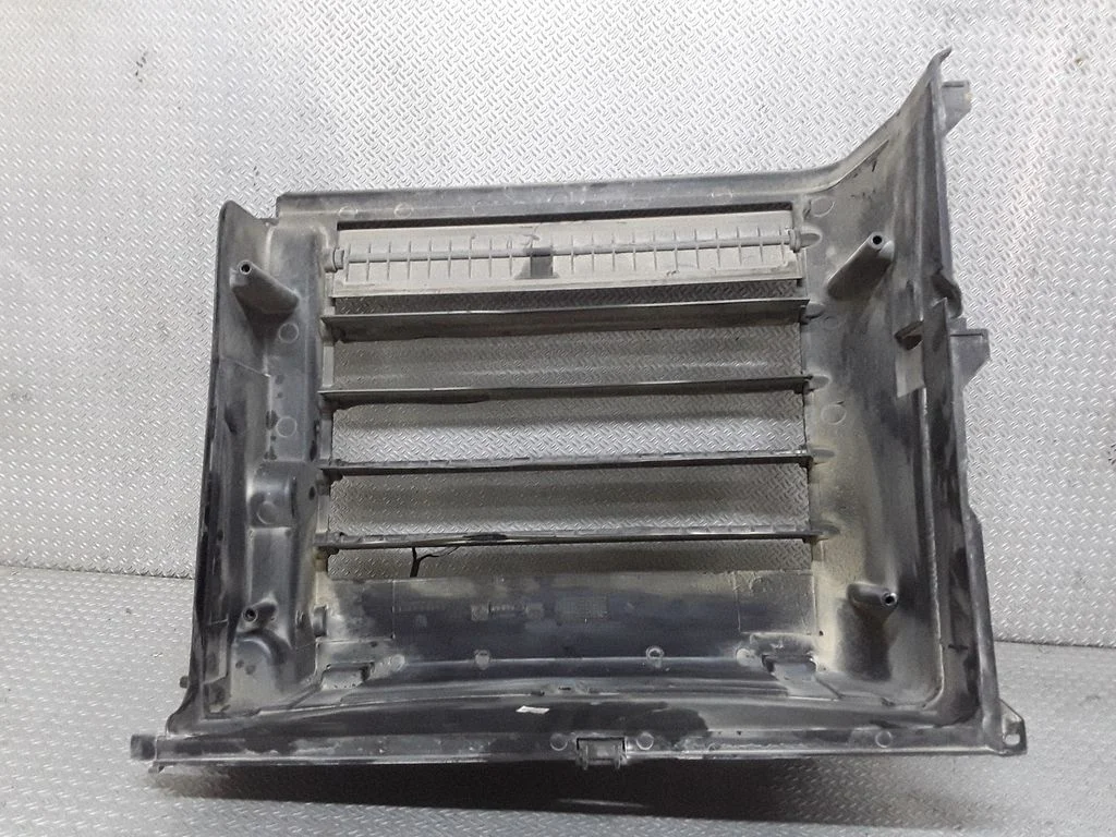 Radiator cooling fan shroud – BMW 3 Series E46 (1998-2005)