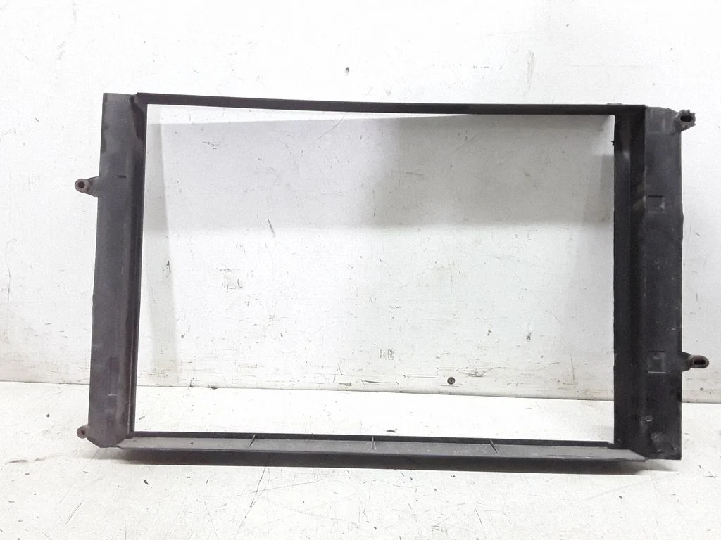 Radiaatori ventilaatori difuusor – Volvo S80 (1999-2003)
