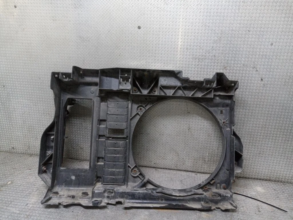 Radiaatori ventilaatori difuusor