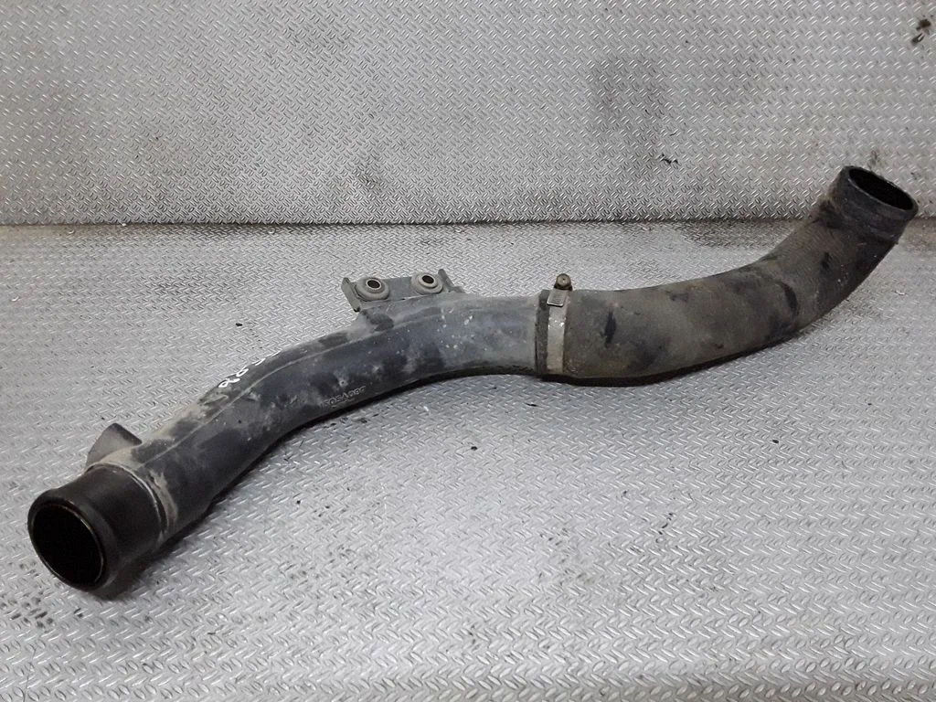 Intercooler hose/pipe – Mitsubishi Grandis (2003-2011)
