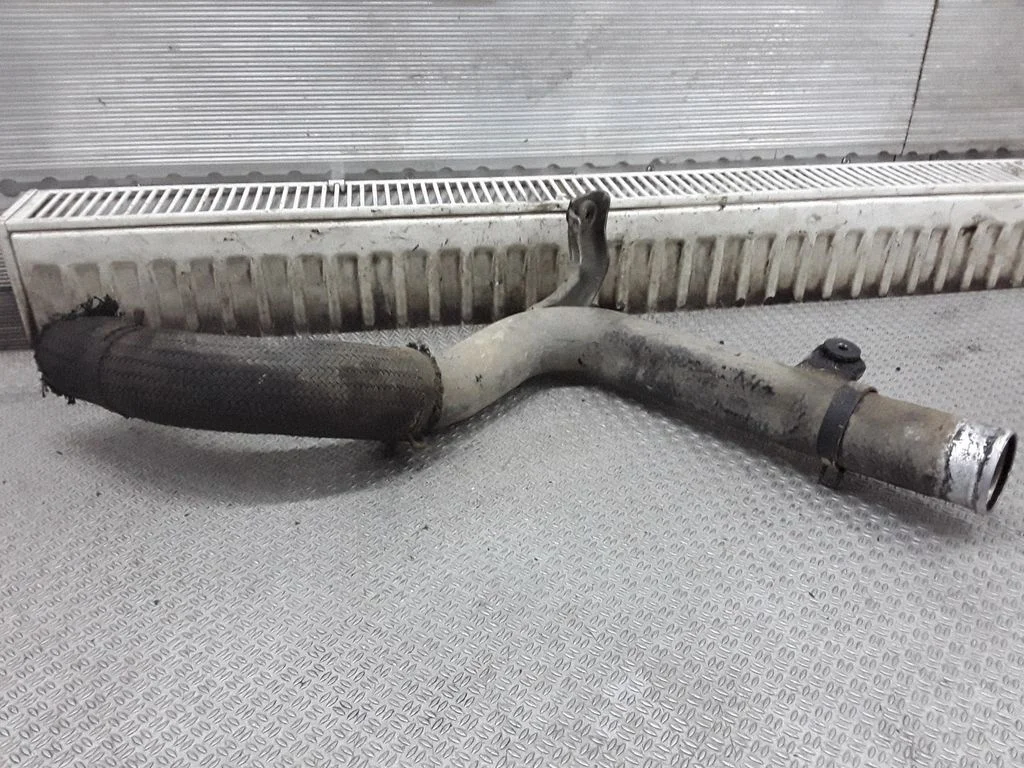 Vahejahuti voolik (-ud)/ toru (-d) – KIA Ceed (2006-2012)