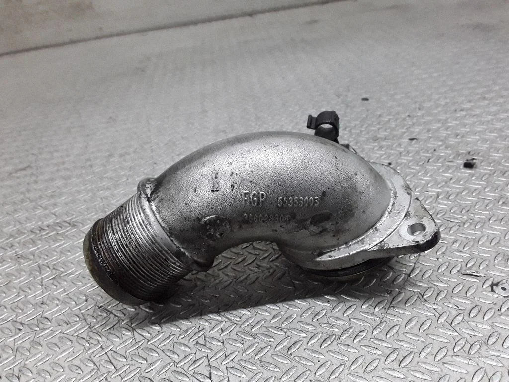 Vahejahuti voolik (-ud)/ toru (-d) – Opel Vectra C (2002-2005)
