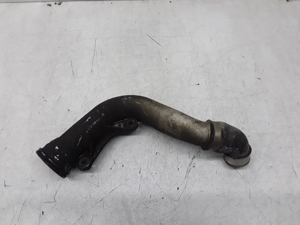 Vahejahuti voolik (-ud)/ toru (-d) – Volkswagen Passat CC (2008-2016)