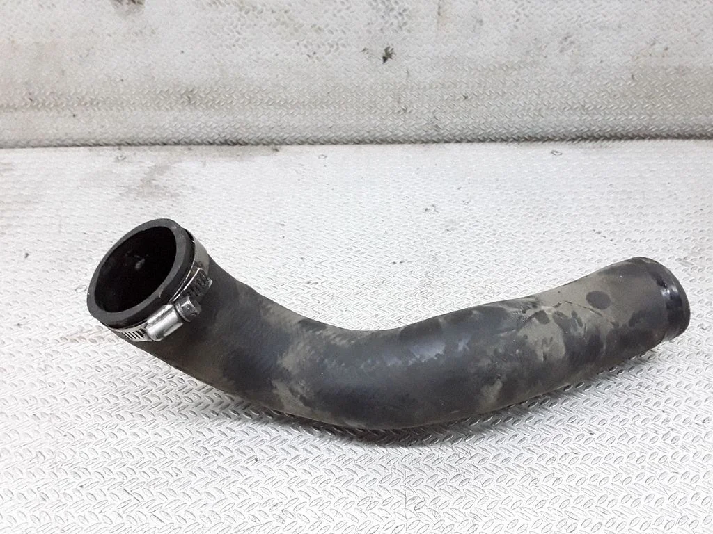 Vahejahuti voolik (-ud)/ toru (-d) – Mazda MPV II LW (1999-2007)