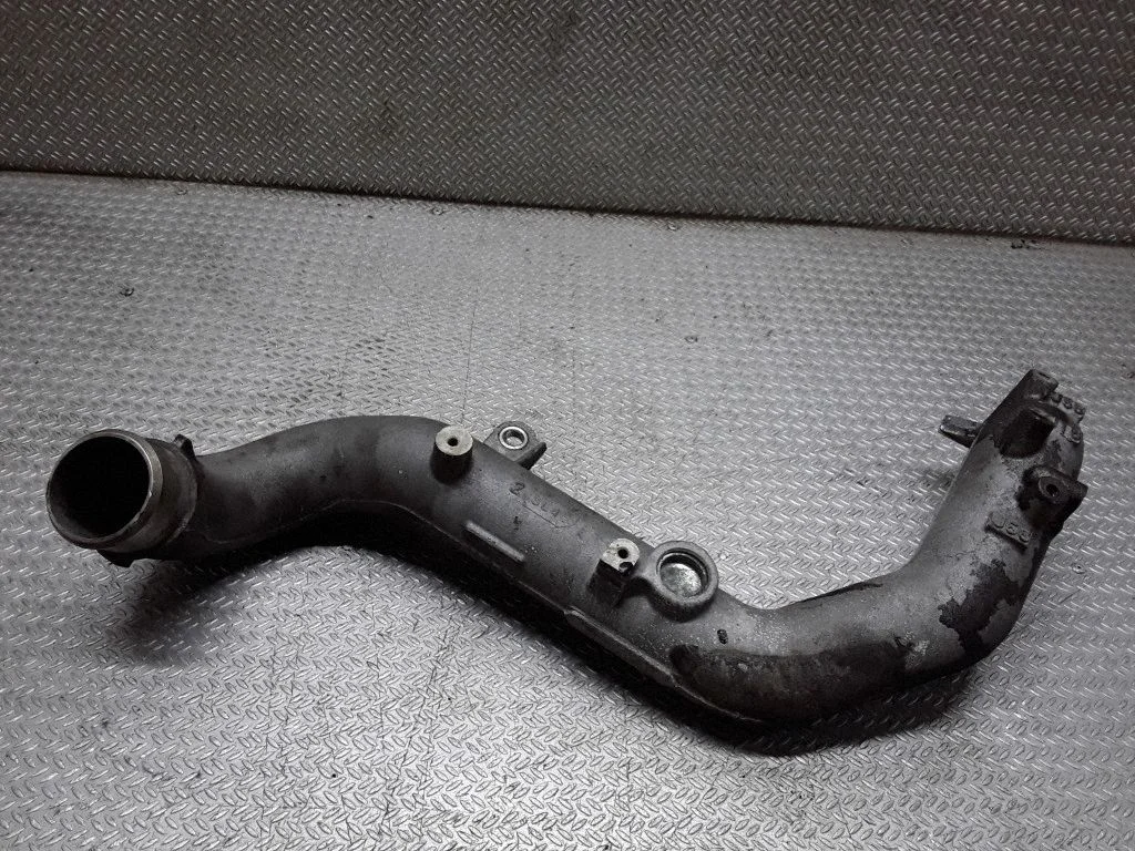 Vahejahuti voolik (-ud)/ toru (-d) – Mazda MPV II LW (1999-2007)
