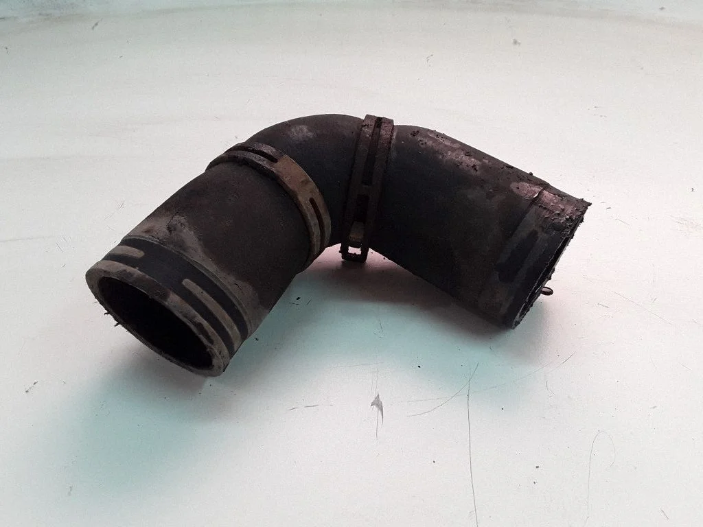 Intercooler hose/pipe