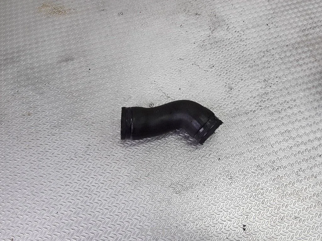 Vahejahuti voolik (-ud)/ toru (-d) – Ford Fiesta (2002-2005)