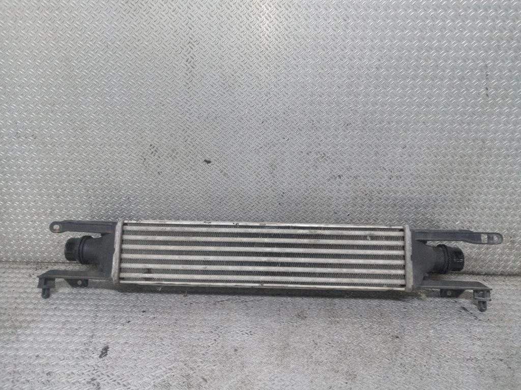 Vahejahuti radiaator – Opel Corsa D (2006-2014)
