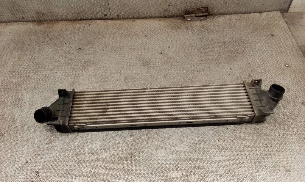 Starpdzesētāja (interkūlera) radiators – Volvo V70 (2008-2013)