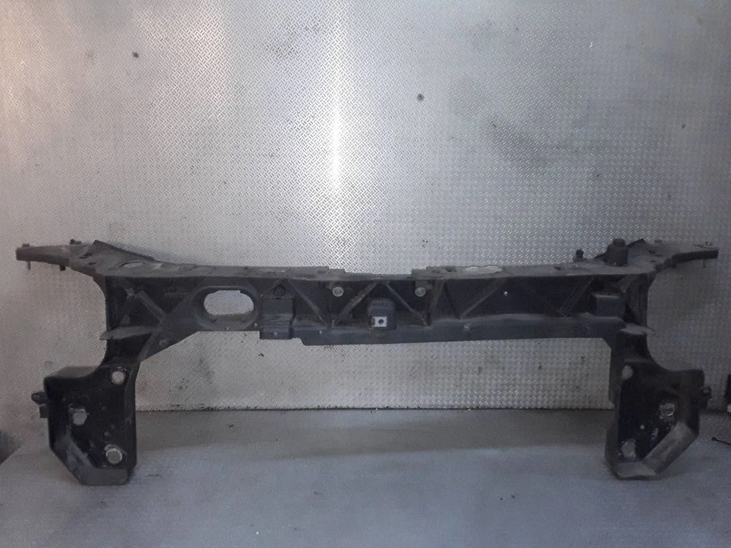 Radiaatori tugipaneel – Renault Clio III (2005-2012)