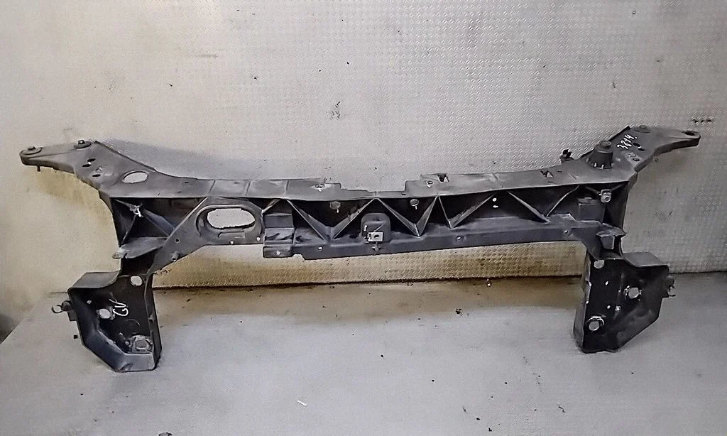 Radiaatori tugipaneel – Renault Clio IV (2012-2019)