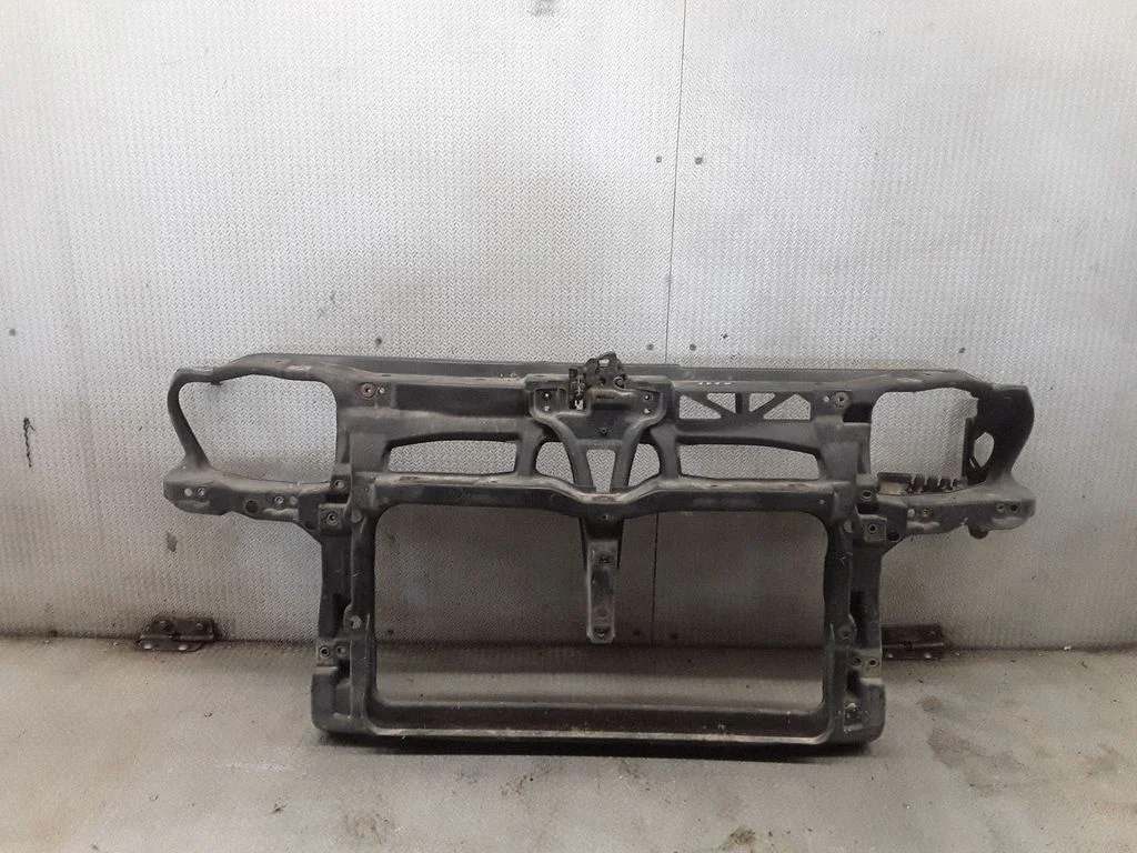 Radiaatori tugipaneel – Volkswagen Bora (1998-2005)