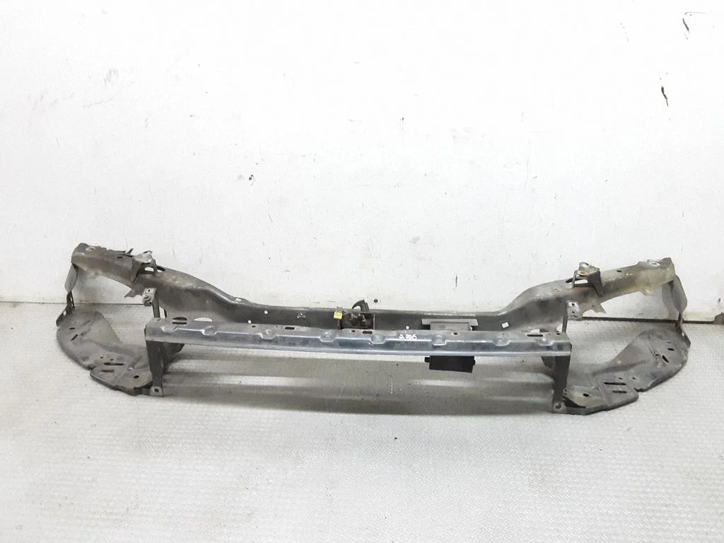 Radiaatori tugipaneel – Volvo S40, V40 (1995-2004)
