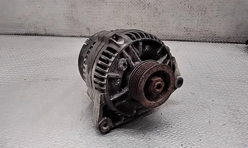 Ģenerators – Audi A6 S6 C4 4A (1994-1997)