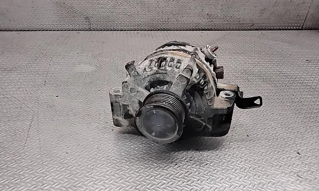 Generator/alternator – Toyota Corolla Verso AR10 (2004-2009)