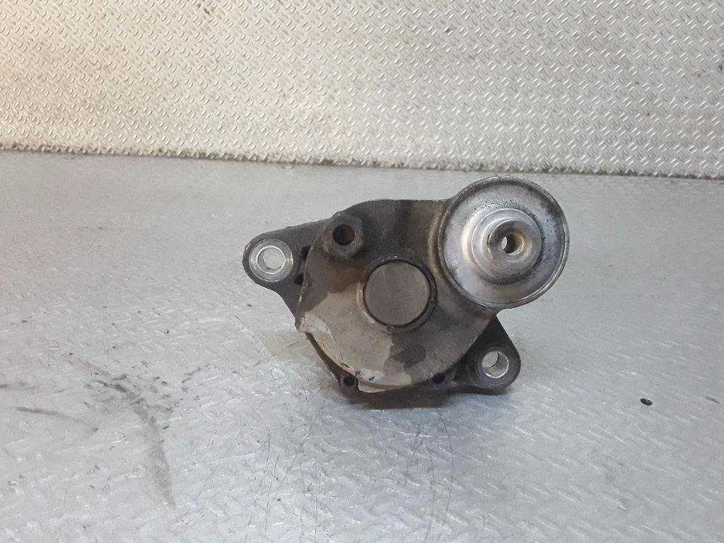 Generator/alternator belt tensioner – Hyundai i30 (2007-2012)