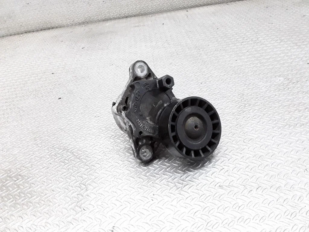 Generator/alternator belt tensioner – Hyundai i30 (2007-2012)