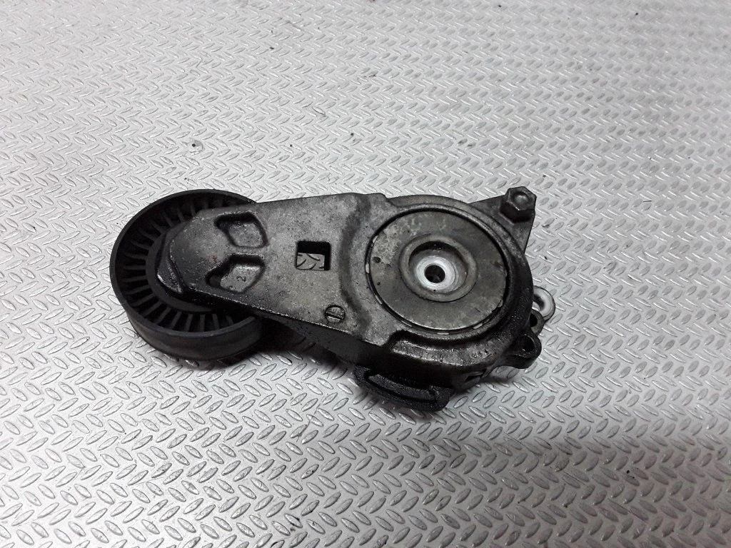 Generator/alternator belt tensioner – Toyota Yaris (2006-2011)