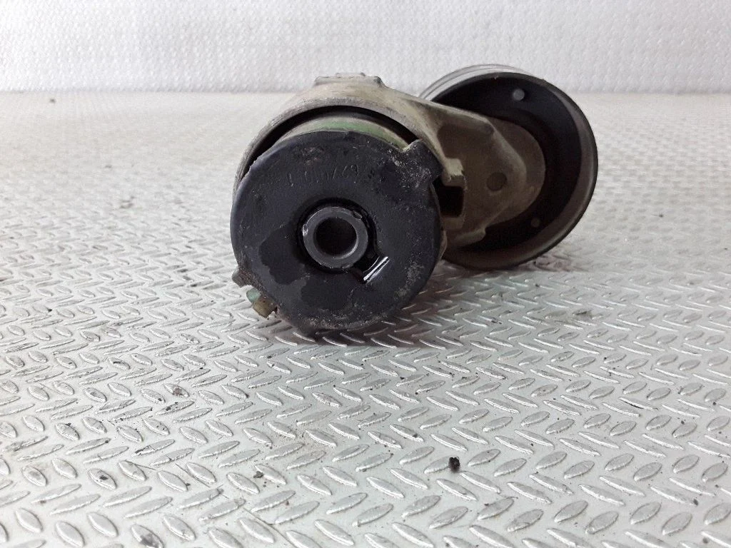 Generator/alternator belt tensioner – Opel Vivaro (2001-2014)