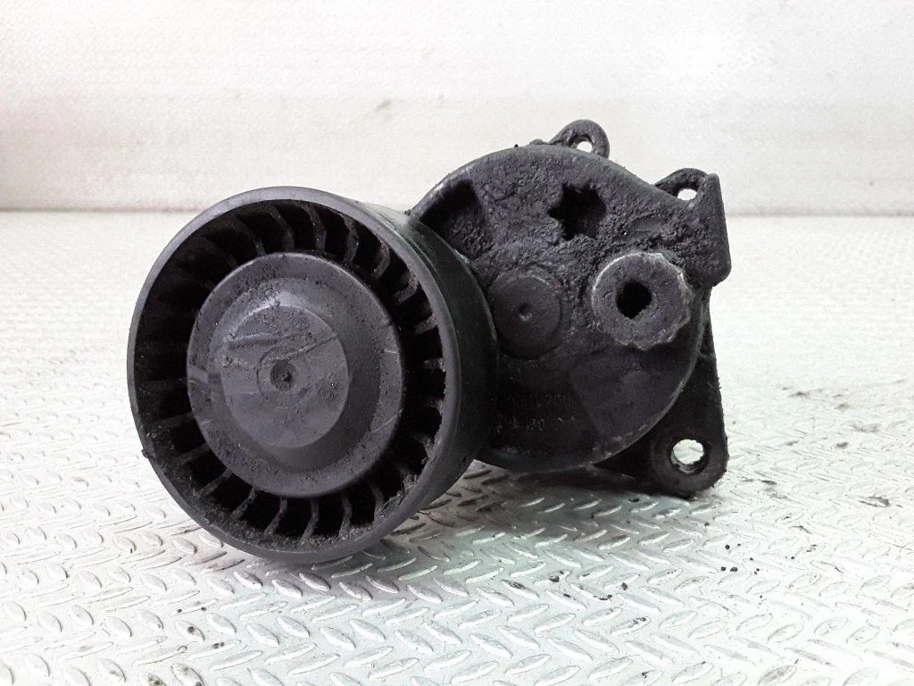 Generator/alternator belt tensioner – Mercedes-Benz Vito Viano W638 (1996-2003)