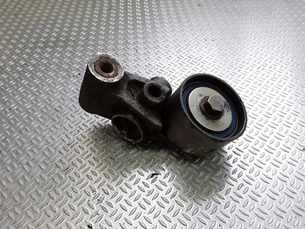 Generator/alternator belt tensioner – Subaru Outback (1997-1998)