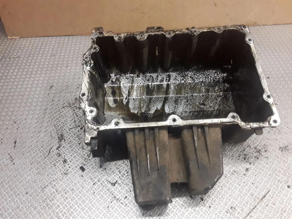 Oil sump – Volkswagen Polo III 6N 6N2 6NF (1995-2001)