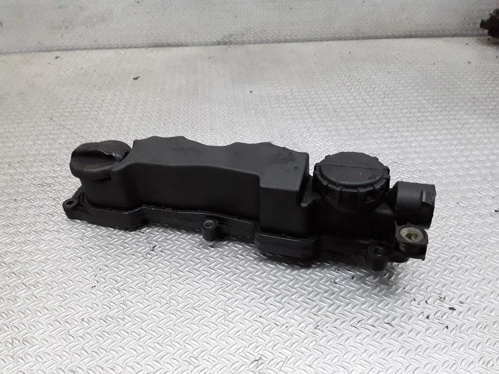 Rocker cam cover – Citroen C4 I (2004-2010)