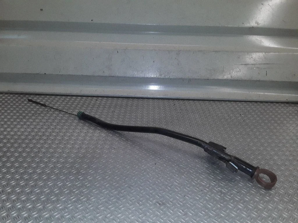 Oil level dip stick – Citroen C5 (2008-2016)