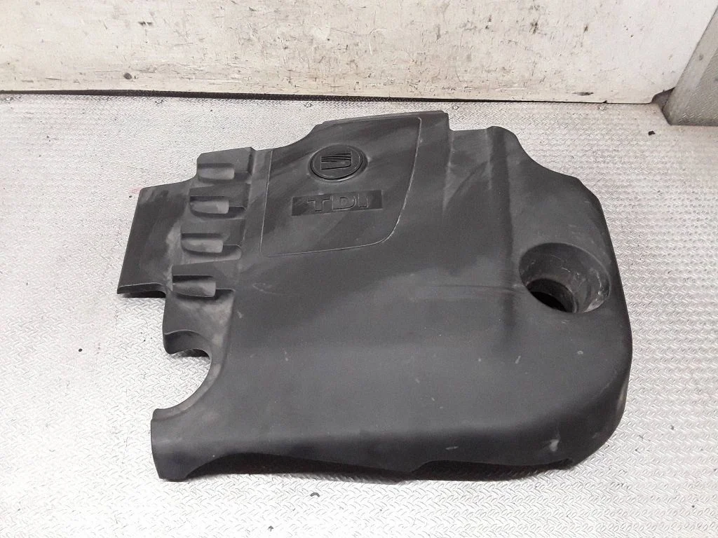 Dzinēja pārsegs (apdare) – Seat Exeo (3R) (2008-2013)