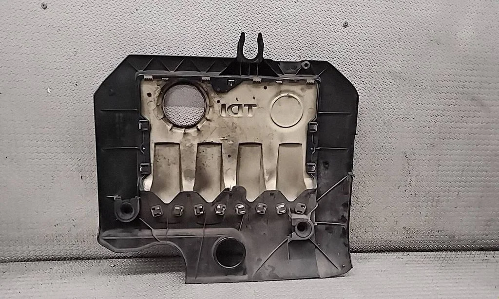 Engine cover (trim) – Volkswagen Golf IV (1998-2005)